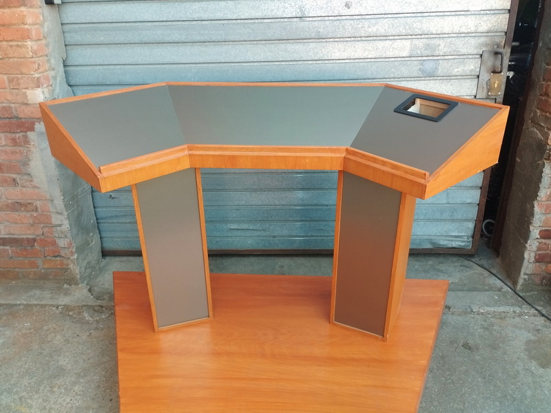 atril mostrador televisión madera 17.5x76-170x115 84-96x163x47